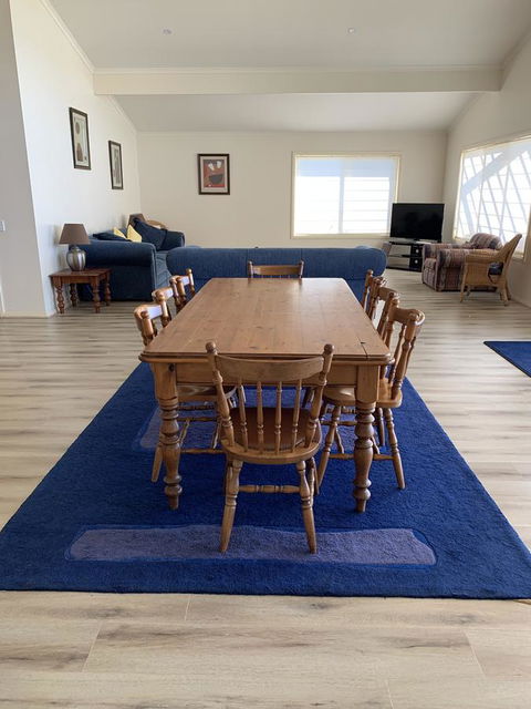 Emu Bay Lodge - Accommodation Search 8