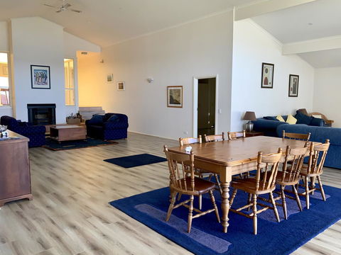 Emu Bay Lodge - Accommodation Search 7