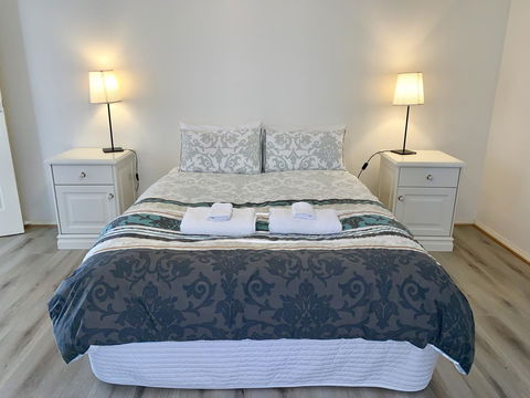 Emu Bay Lodge - Accommodation Search 9