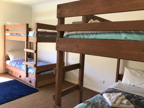 Emu Bay Lodge - Accommodation Search 17