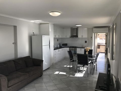 Beachside & Jetty View Apartment 6 - Captain\'s Apt - Accommodation Search 17