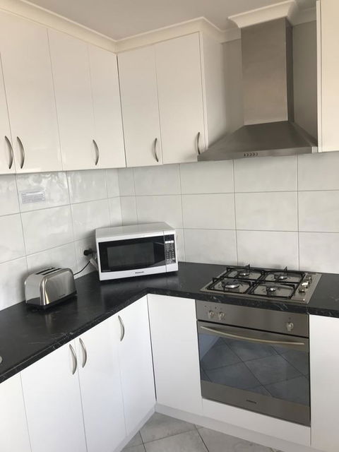 Beachside & Jetty View Apartment 6 - Captain\'s Apt - Accommodation Search 5