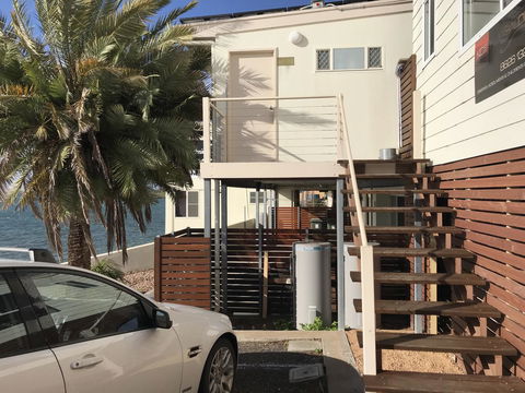 Beachside & Jetty View Apartment 6 - Captain\'s Apt - Accommodation Search 35