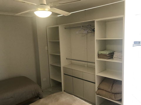 Beachside & Jetty View Apartment 6 - Captain\'s Apt - Accommodation Search 3