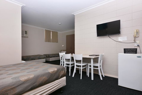 Motel Poinsettia - Accommodation Search 24