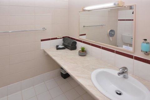 Motel Poinsettia - Accommodation Search 11