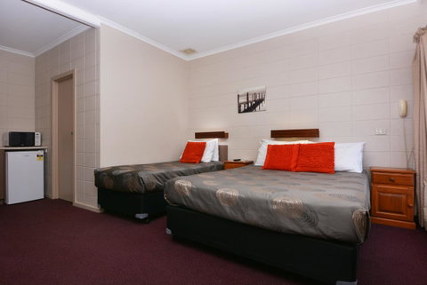 Motel Poinsettia - Accommodation Search 4