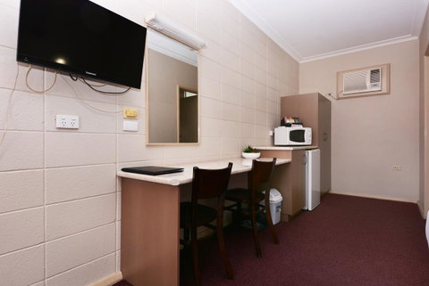 Motel Poinsettia - Accommodation Search 28
