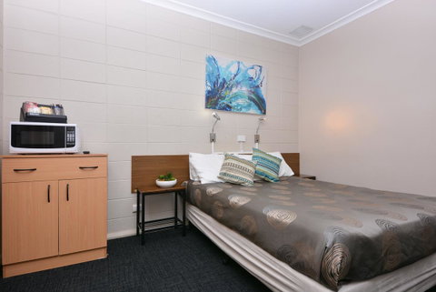 Motel Poinsettia - Accommodation Search 26