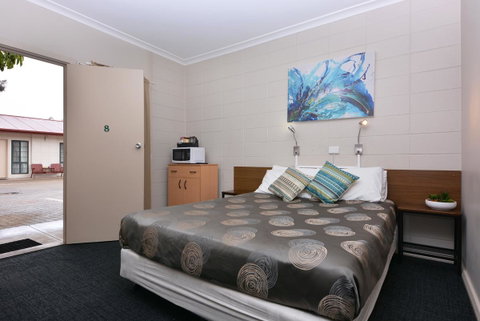 Motel Poinsettia - Accommodation Search 25