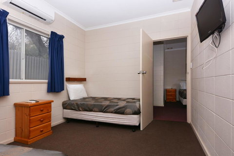 Motel Poinsettia - Accommodation Search 17