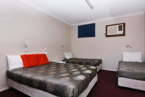 Motel Poinsettia - Accommodation Search 20
