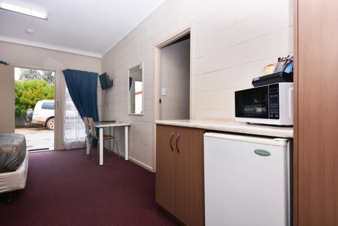 Motel Poinsettia - Accommodation Search 15