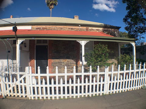 On Gilbert - Accommodation Search 2