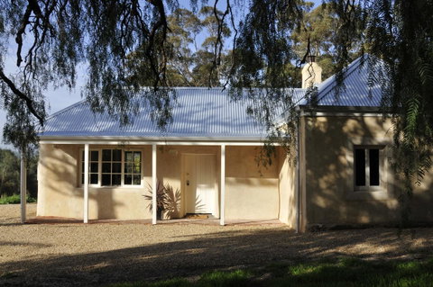 Peppermint Farm Cottage - Accommodation Search 9