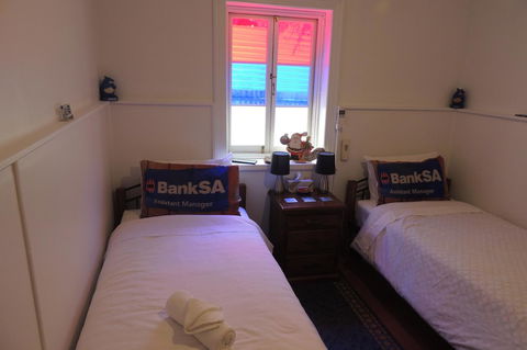 Wozza's B&B - Accommodation Search 9