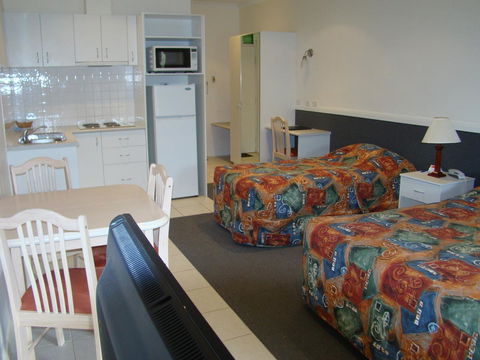 Dunsborough Central Motel - Accommodation Search 20