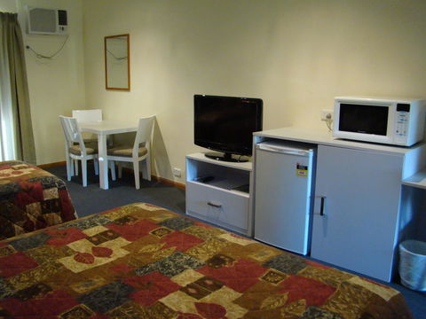 Dunsborough Central Motel - Accommodation Search 8