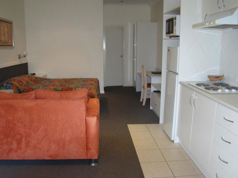 Dunsborough Central Motel - Accommodation Search 22