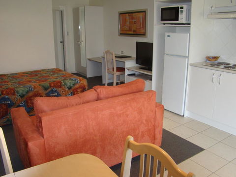 Dunsborough Central Motel - Accommodation Search 21