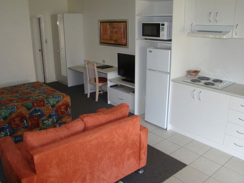 Dunsborough Central Motel - Accommodation Search 5