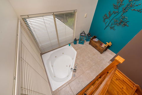 Chimes Spa Retreat - Accommodation Search 11