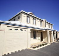 Palm Beach Manor - Accommodation Search
