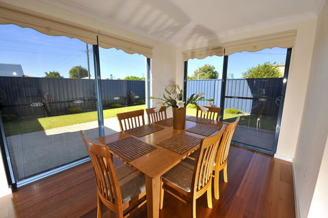Palm Beach Manor - Accommodation Search 5