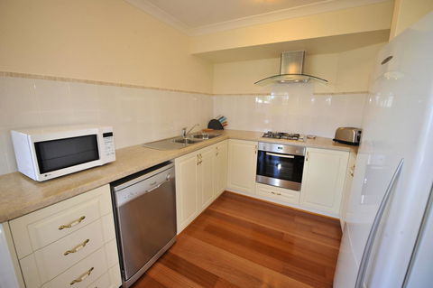 Palm Beach Manor - Accommodation Search 3