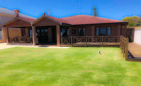 The Compass Beach House - Accommodation Search 6