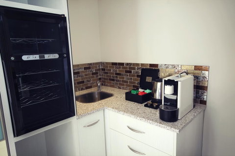 Swan River Hotel - Accommodation Search 38