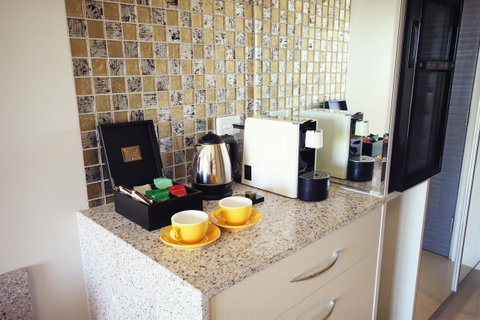 Swan River Hotel - Accommodation Search 35