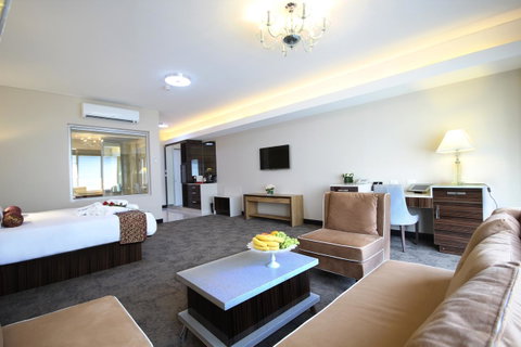Swan River Hotel - Accommodation Search 41
