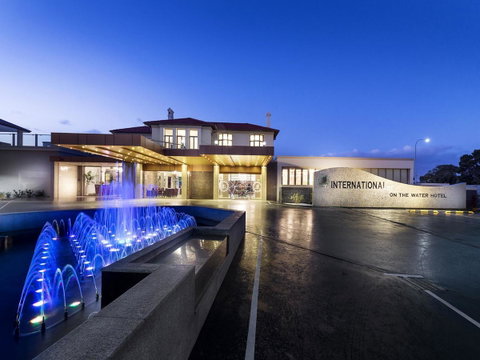Swan River Hotel - Accommodation Search 0