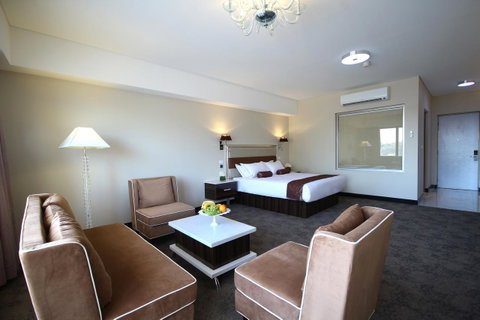 Swan River Hotel - Accommodation Search 42