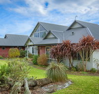 Glenelg on King Bed  Breakfast - Accommodation Search