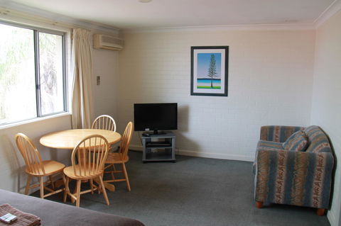 Malibu Apartments - Perth - Accommodation Search 12