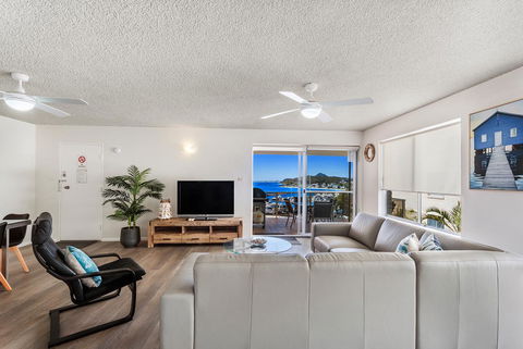Laman Lodge, Unit 2, 15 Laman Street - Accommodation Search 0
