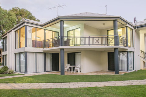 Cape View Beach Resort - Accommodation Search 23