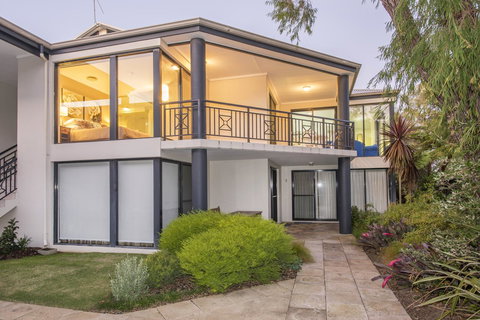 Cape View Beach Resort - Accommodation Search 34