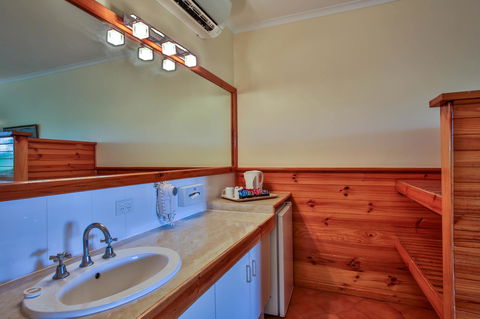 Kimberley Hotel - Accommodation Search 8