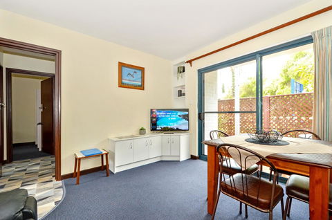 Dolphin Lodge Albany - Self Contained Apartments At Middleton Beach - Accommodation Search 27