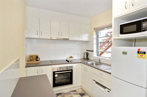 Dolphin Lodge Albany - Self Contained Apartments At Middleton Beach - Accommodation Search 12