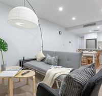 Inner City Stylish apt Walk to Green Square - Accommodation Search