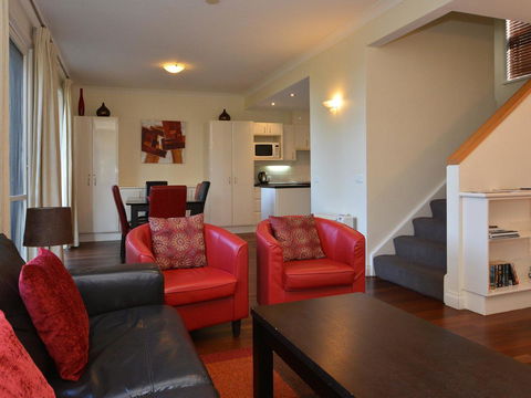 Villa Executive 2br Cypress DS Located Within Cypress Lakes Resort - Accommodation Search 1