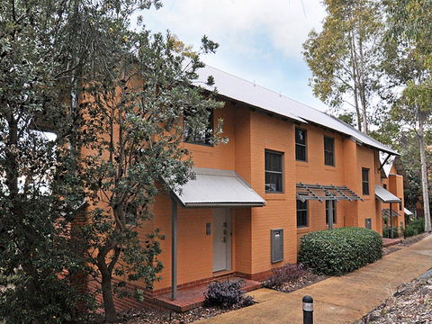 Villa Executive 2br Cypress DS Located Within Cypress Lakes Resort - Accommodation Search 2