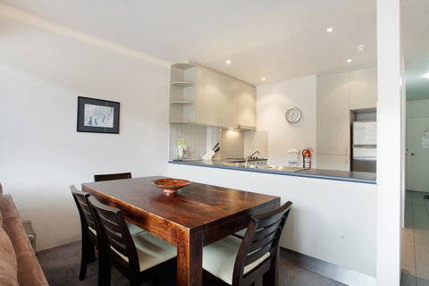 Lantern 1 Bedroom Balcony With Panoramic View - Accommodation Search 8