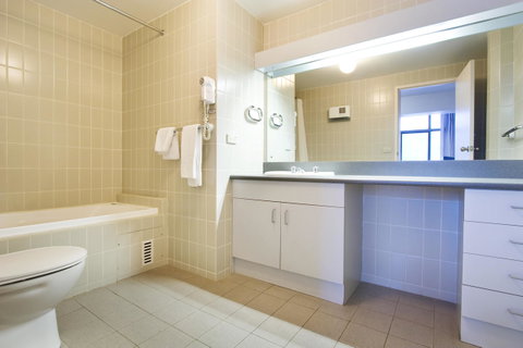 Lantern 1 Bedroom Balcony With Panoramic View - Accommodation Search 12