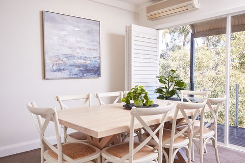 Bright And Spacious Family Home With Leafy Deck - Accommodation Search 22