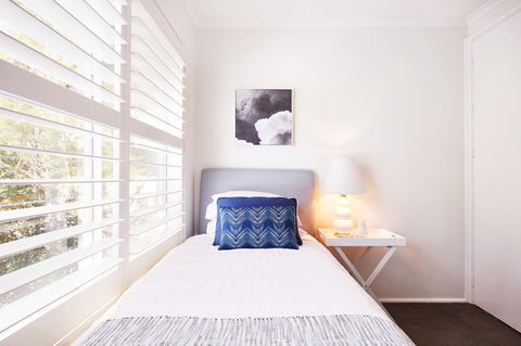 Bright And Spacious Family Home With Leafy Deck - Accommodation Search 25